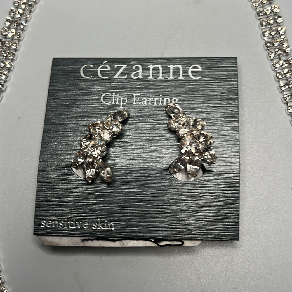 NWT Cezanne rhinestone clip earrings and necklace - Picture 4 of 5